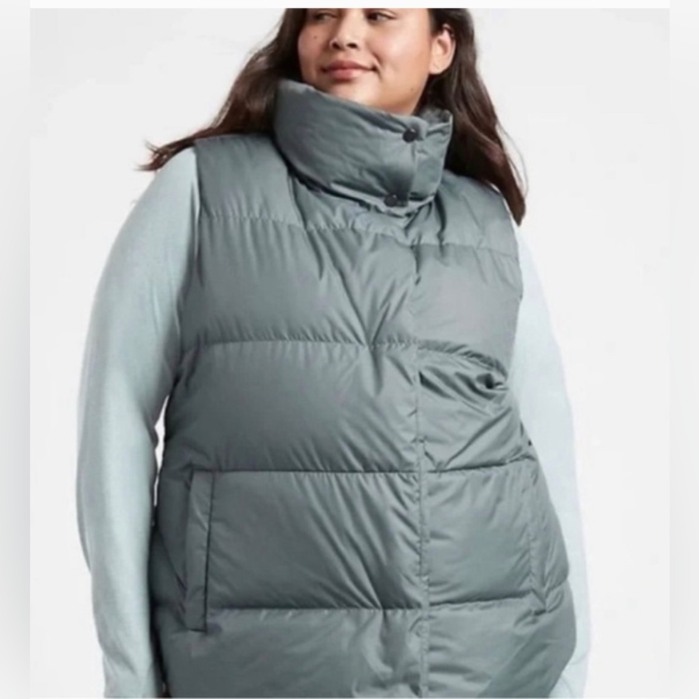 Athleta Gray Down Filled Puffer Vest Size 2X